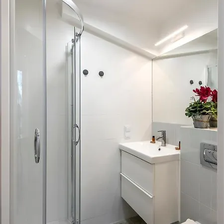 Shortstaypoland Bruna *